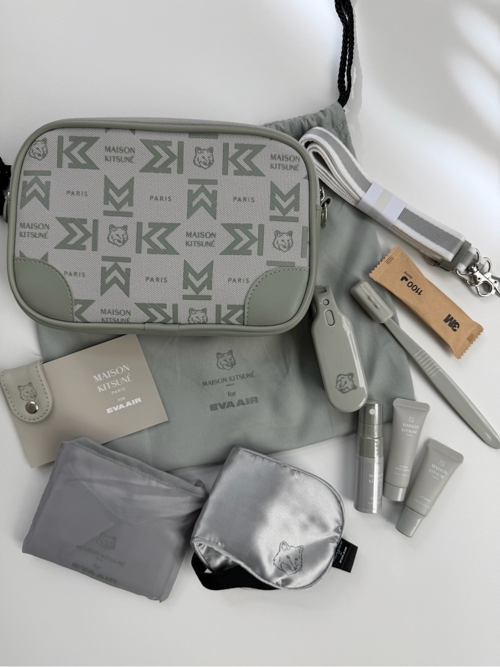 NWT Eva Air x Maison Kitsune Royal Laurel Business Class amenity kit case